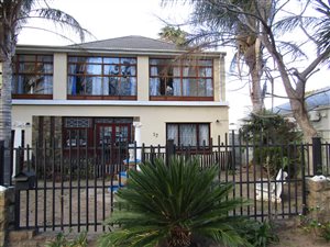 4 Bed House in Paglande