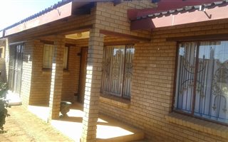 2 Bedroom House in Jouberton