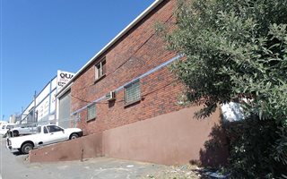 800 m² Commercial space in Jacobs