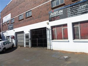 800 m² Commercial space in Jacobs
