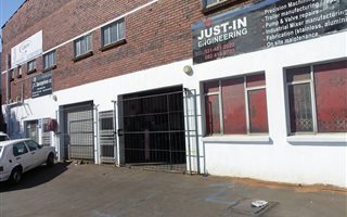 800 m² Commercial space in Jacobs
