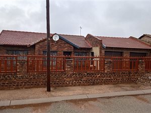 3 Bed House in Etwatwa