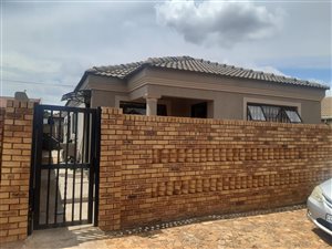 3 Bed House in Protea Glen