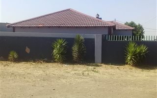 2 Bedroom House in Tsakane