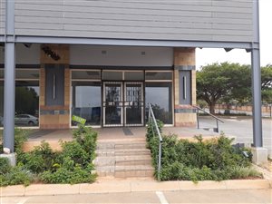 210 m² Retail Space in Honeydew Ridge