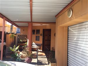 3 Bed Townhouse in Vanderbijlpark SE3