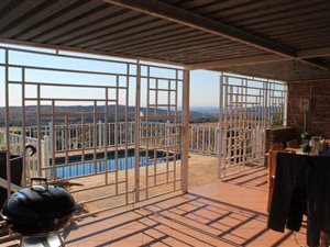 3 Bed House in Noordheuwel