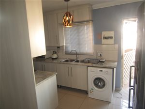 3 Bed Flat in Bramley View