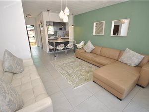 2 Bed House in Hutten Heights