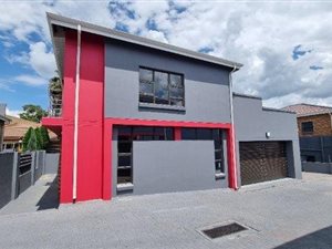 3 Bed Duplex in Aviary Hill