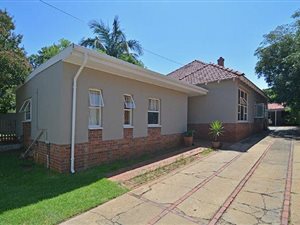 8 Bed House in Eastwood