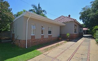 8 Bedroom House in Eastwood