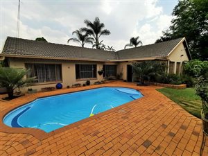 4 Bed House in Pierre van Ryneveld