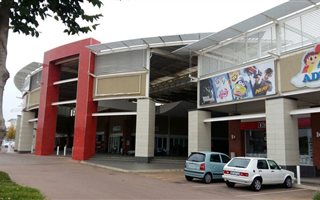 284 m² Commercial space in Die Hoewes