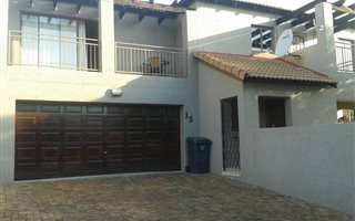 3 Bedroom Townhouse in Kyalami Hills
