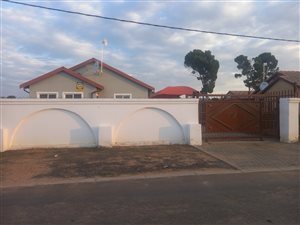 3 Bed House in Bloemspruit