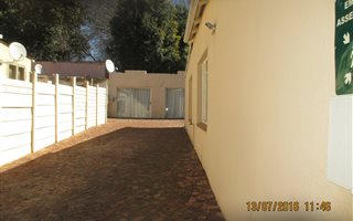 9 Bedroom House in Westdene