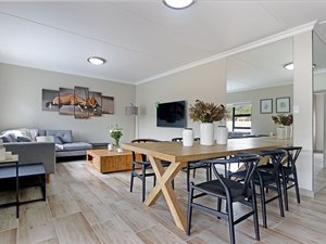 2 Bed Apartment in Carlswald Estate