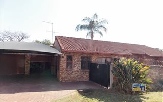 3 Bedroom Apartment in Doornpoort and surrounds