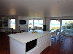 2 Bed House in Woodbridge Island
