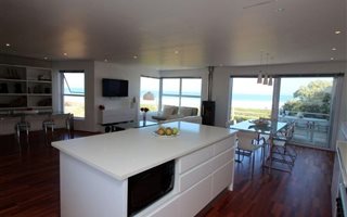 2 Bedroom House in Woodbridge Island