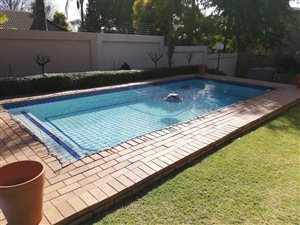 1 Bed Flat in Ashlea Gardens