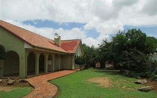 4 Bedroom House in Brandwag