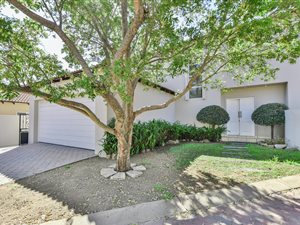 3 Bed House in Cedar Lakes