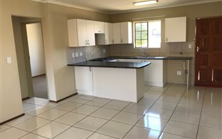 3 Bedroom Townhouse in Honeydew Manor