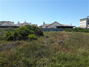 636 m² Land available in Diaz Beach