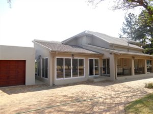 5 Bedroom House in Miravaal