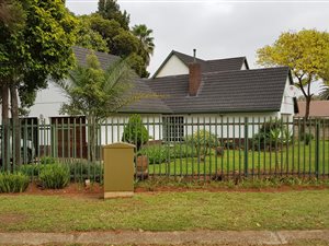 4 Bed House in Van Riebeeck Park