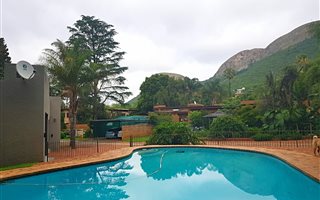 4 Bedroom House in Hartbeespoort Dam