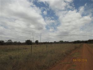 1.1 ha Land available in Kameeldrift East