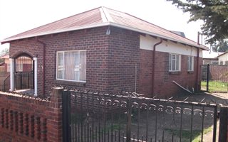 2 Bedroom House in Coronationville