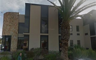 81 m² Commercial space in Tableview