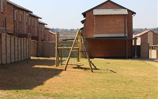 2 Bedroom Duplex in Raslouw