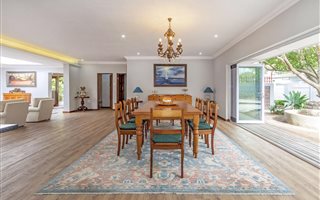 4 Bedroom House in Land en Zeezicht