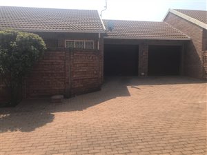 3 Bed Townhouse in Clubview
