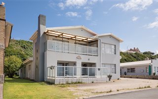 4 Bedroom House in Tergniet