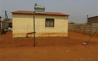 1 Bedroom House in Duduza