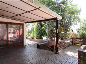 3 Bed House in Manor Gardens
