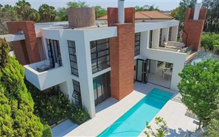 4 Bedroom House in Silver Lakes Golf Estate
