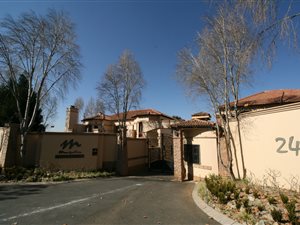 4 Bed Cluster in Bryanston East