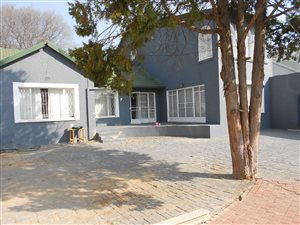 5 Bed House in Montgomery Park