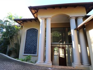4 Bed House in La Lucia