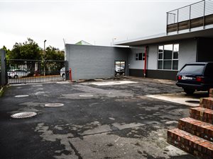 490 m² Commercial space in Woodstock