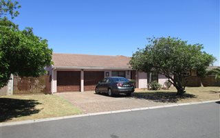 3 Bedroom House in Goedemoed