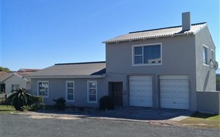 4 Bedroom House in Klipfonteyn