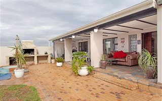 3 Bedroom House in Melkbosstrand